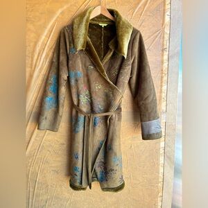 SOLOLA Hand Painted Faux Fur Coat Size Large (40)